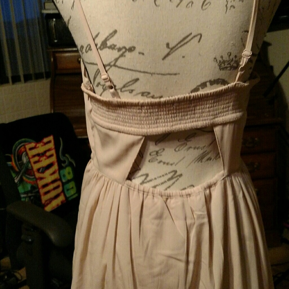 Dress - Picture 2 of 5